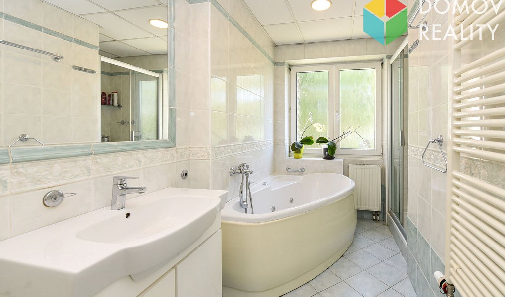 Prodej domu 220 m² s pozemkem 831 m², Beroun – náhled fotky 12