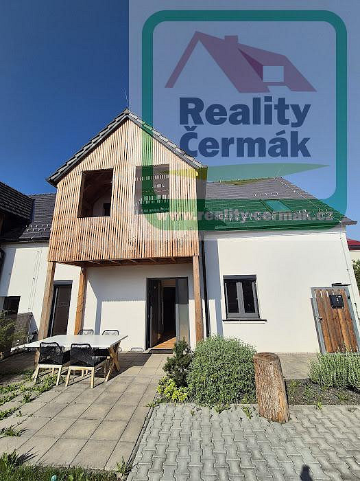 Prodej domu 180 m² s pozemkem 380 m²