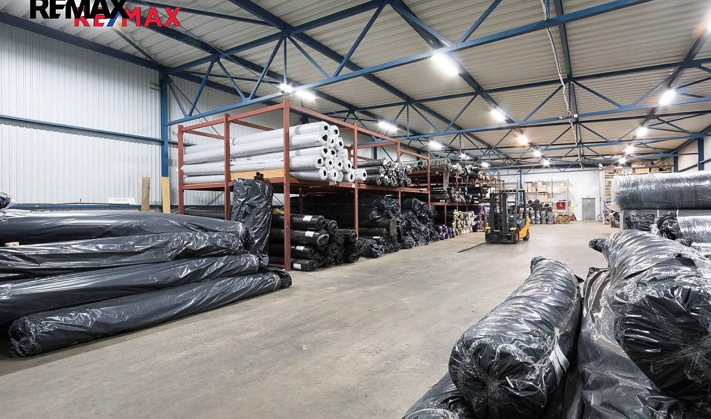 Pronájem skladovacích prostor 2 325 m², Strančice – náhled fotky 2