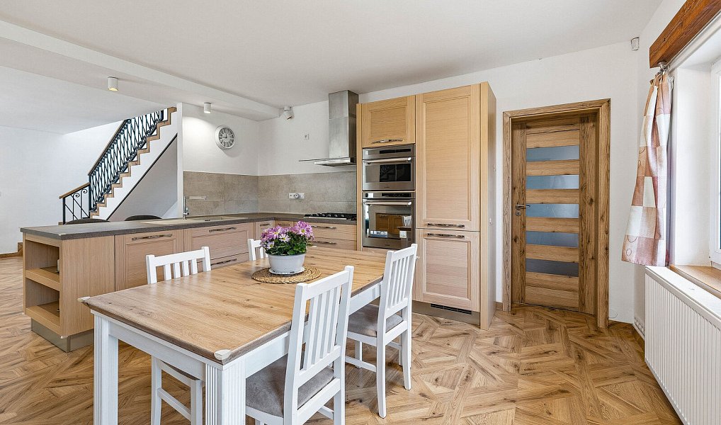 Prodej domu 298 m² s pozemkem 3 864 m², Nadějkov – náhled fotky 7