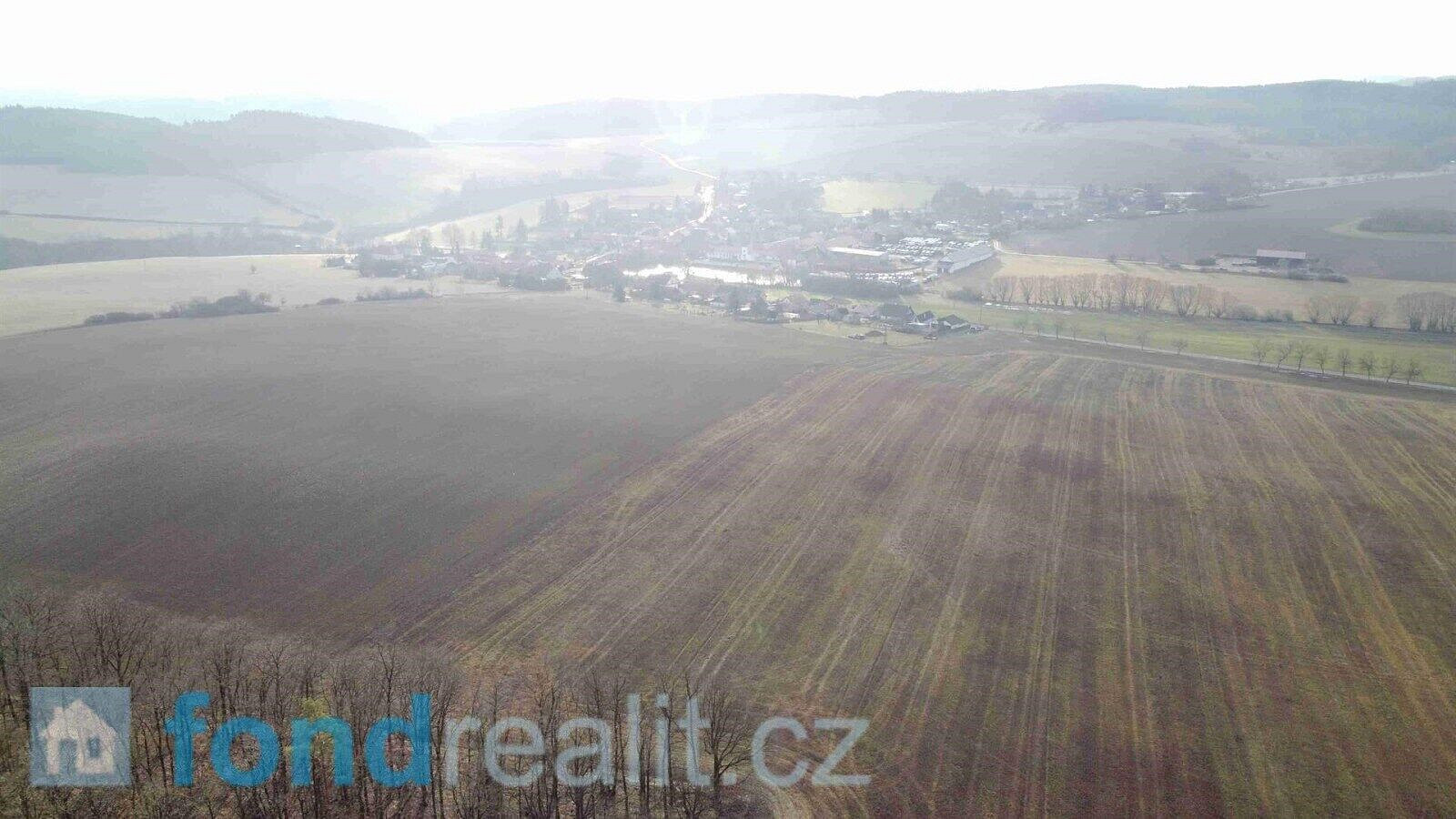 Prodej pole 2 574 m² – fotografie 2