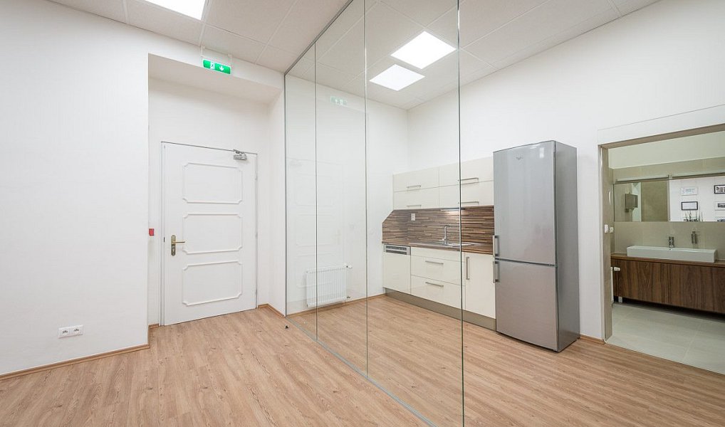 Pronájem kanceláře 115 m², Praha – náhled fotky 4