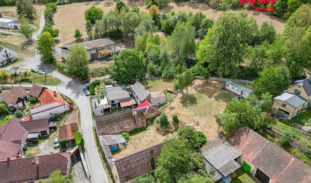 Prodej stavebního pozemku 1 676 m², Strašice – náhled fotky 4
