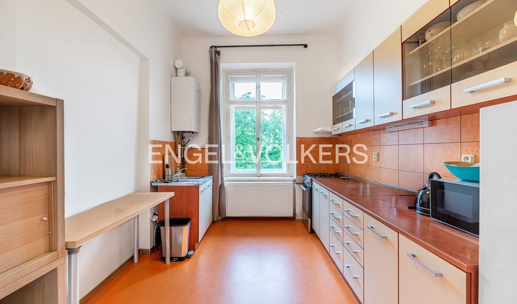 Pronájem bytu 2+1 80 m², Praha – náhled fotky 2