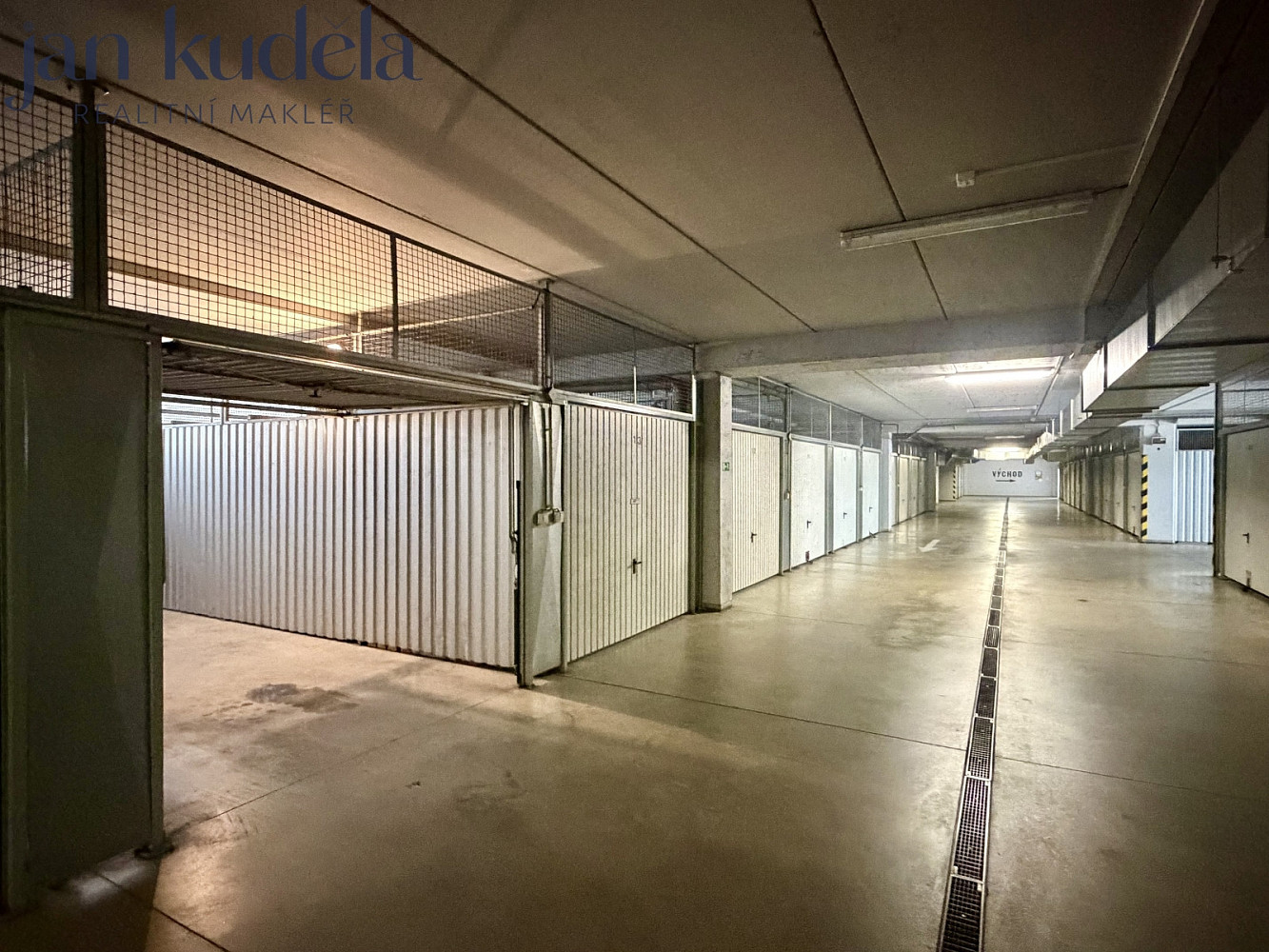Prodej družstevního podílu ke garáži 18,41 m2 Pálavské náměstí, Brno-Vinohrady