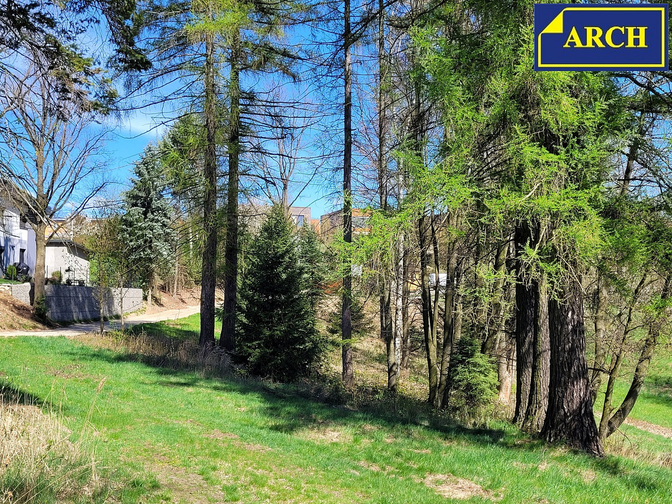 Prodej stavebního pozemku 1 255 m² – další