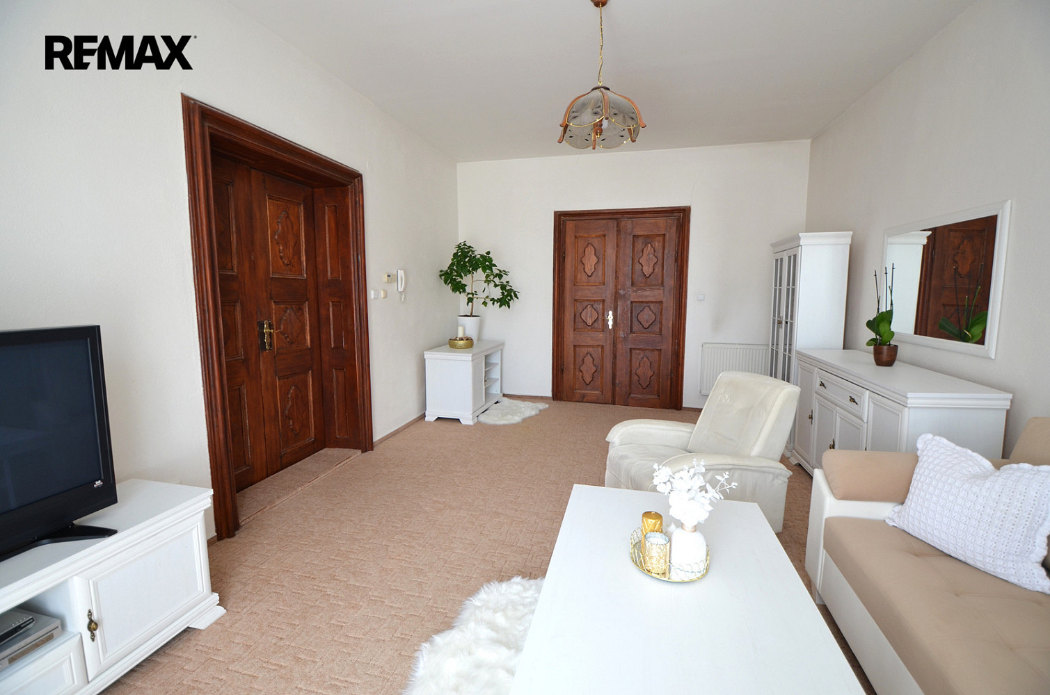 Prodej domu 307 m² s pozemkem 989 m² – fotografie 2