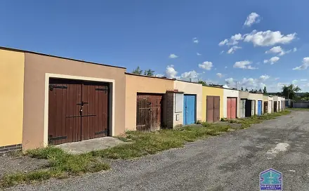 Řadová garáž Stříbro, Dukelská ulice, Dukelská, Stříbro, okres Tachov