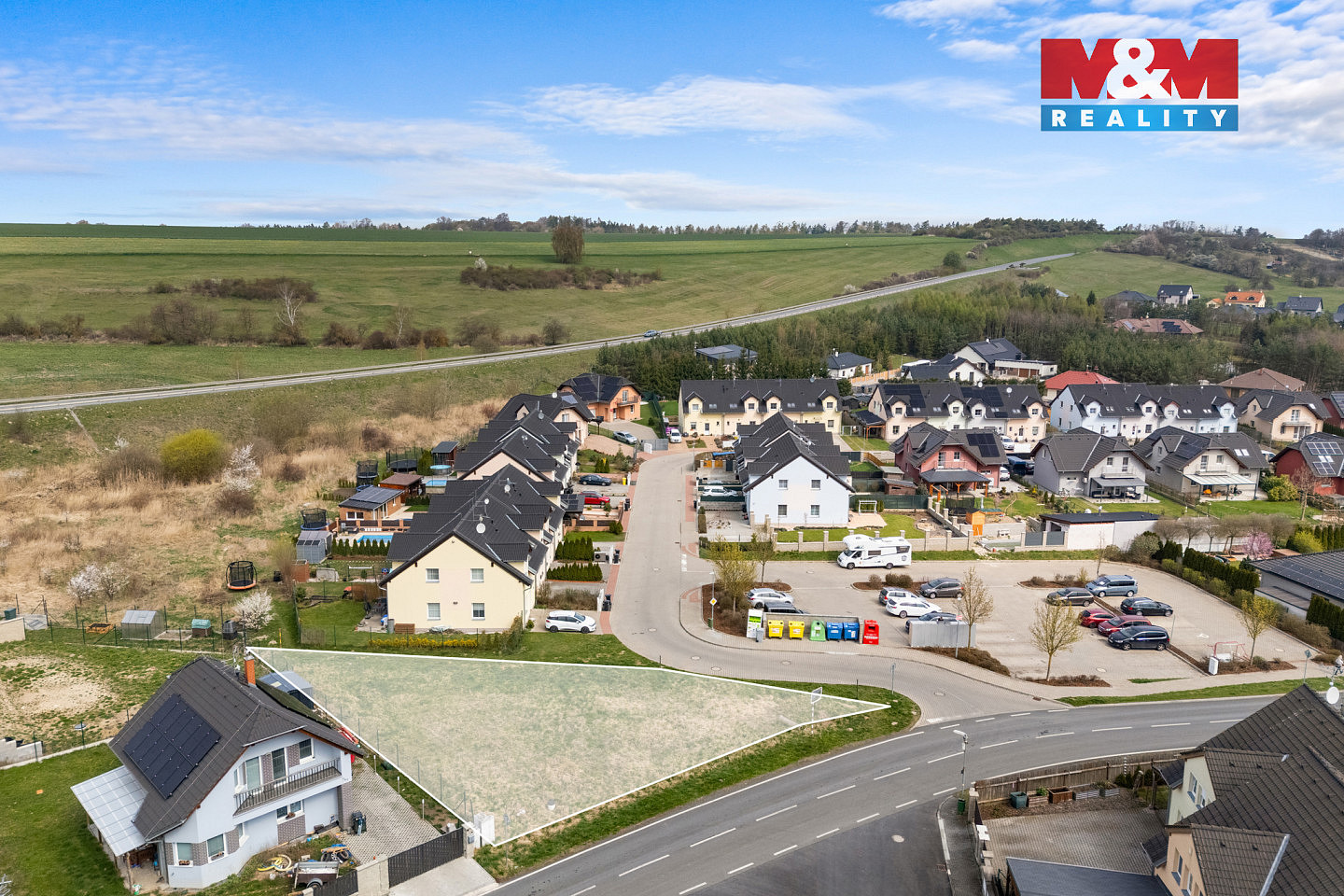 Prodej stavebního pozemku 589 m² – fotografie 2
