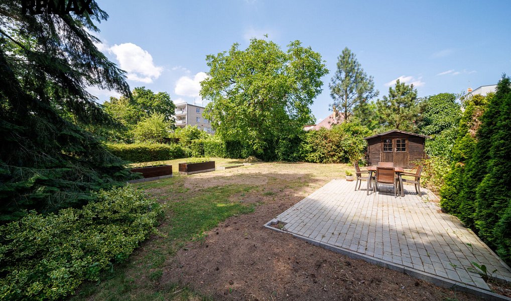 Prodej stavebního pozemku 992 m², Praha – náhled fotky 2