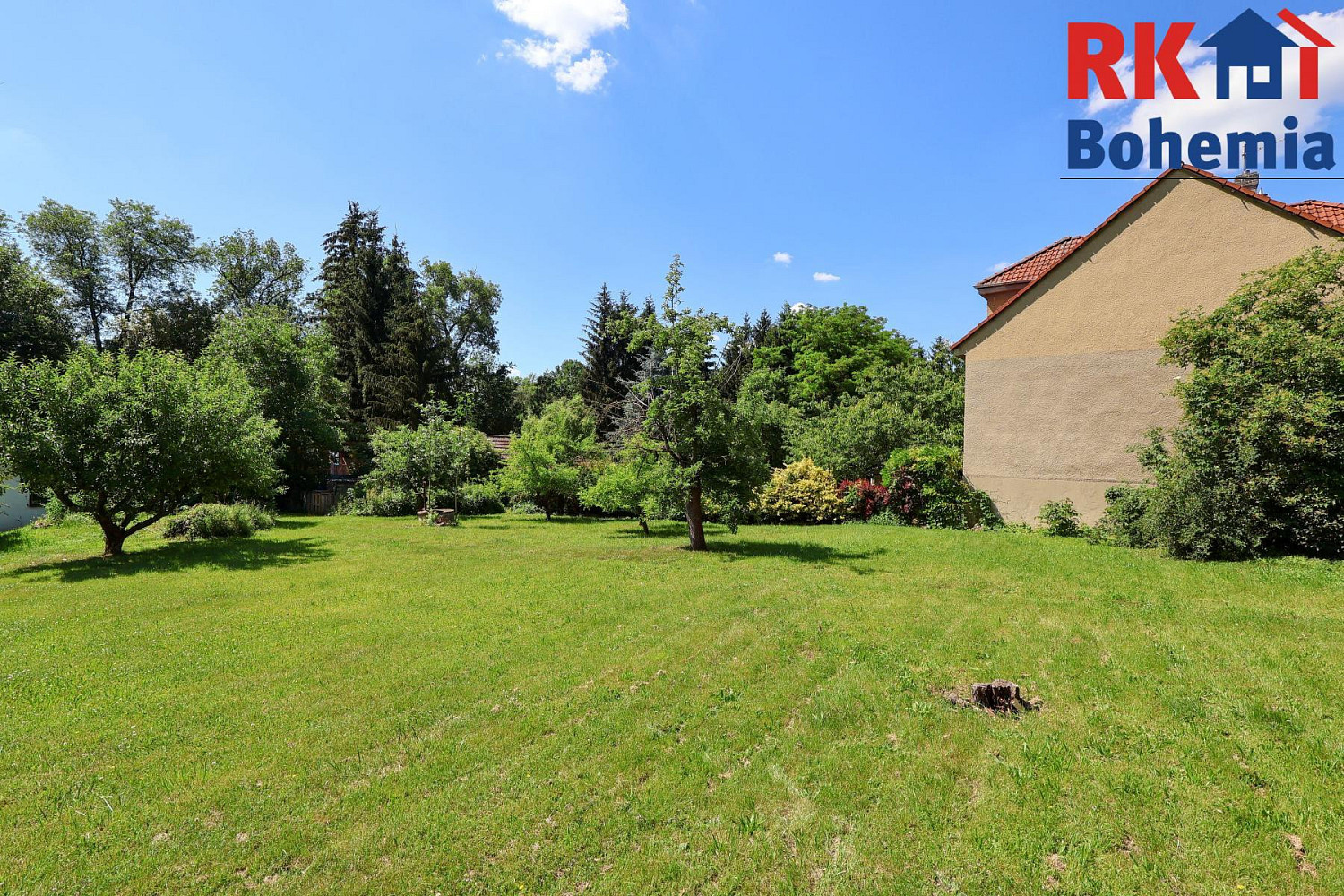 Prodej stavebního pozemku 889 m²