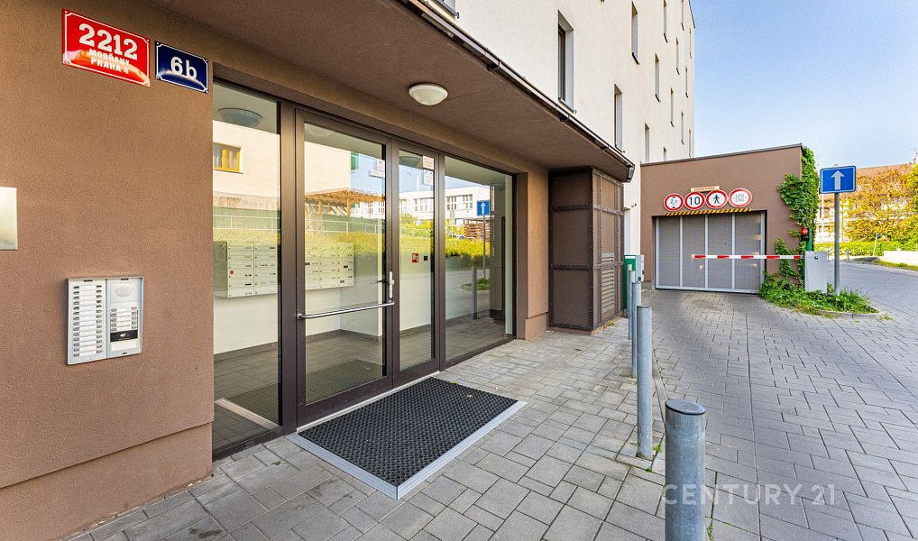 Prodej bytu 1+kk 38 m², Praha – náhled fotky 22