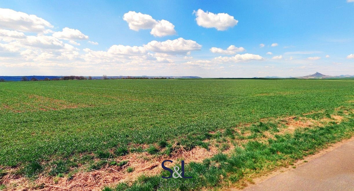 Prodej pole 45 702 m²