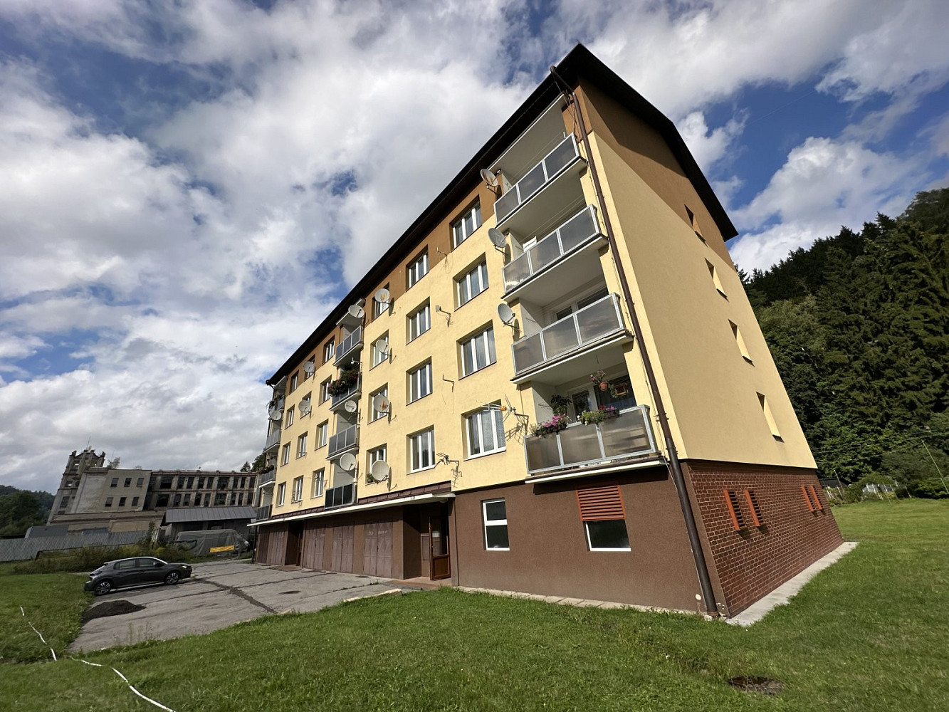 Pronájem bytu 1+kk 24 m² – fotografie 3