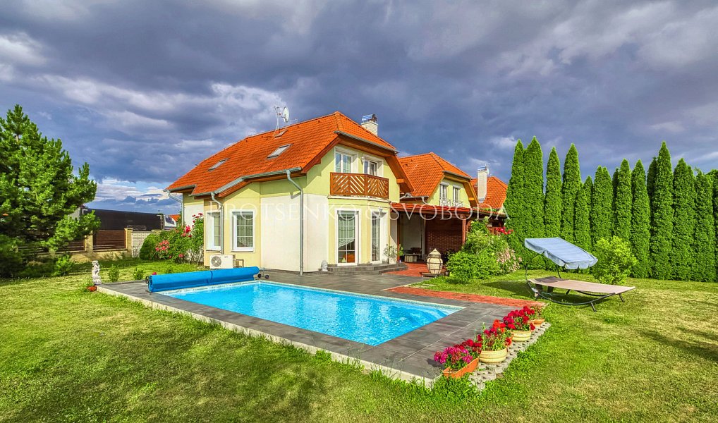 Prodej domu 185 m² s pozemkem 920 m², Hostivice – náhled fotky 24