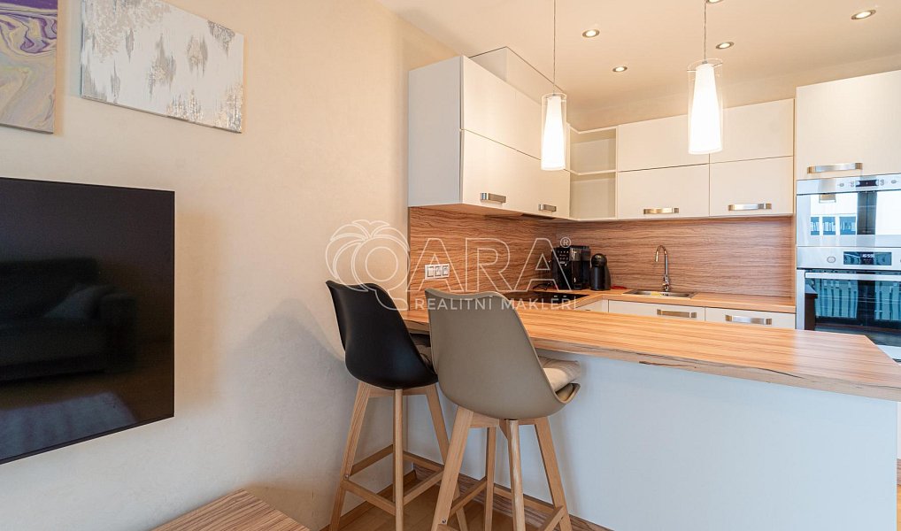 Pronájem bytu 1+kk 37 m², Praha – náhled fotky 2
