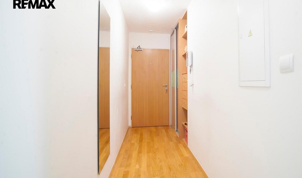 Prodej bytu 1+kk 38 m², Praha – náhled fotky 7