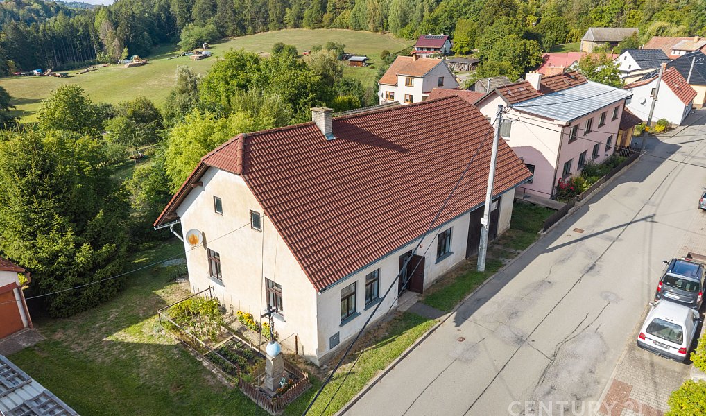 Prodej chaty/chalupy 310 m² s pozemkem 2 159 m², Kněževes – náhled fotky 2