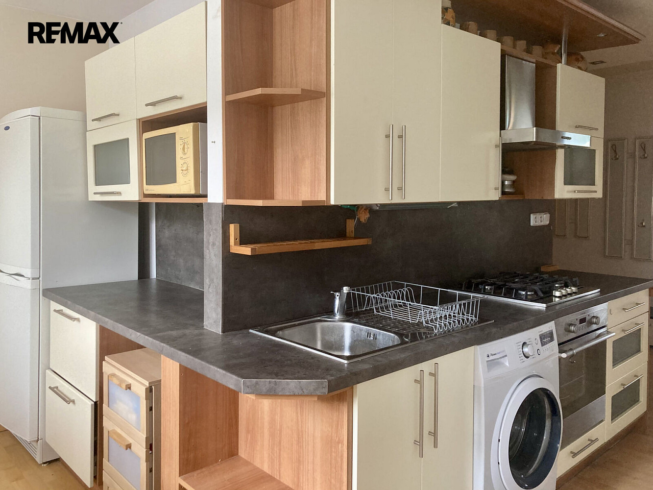 Pronájem bytu 3+1 76 m² – fotografie 2