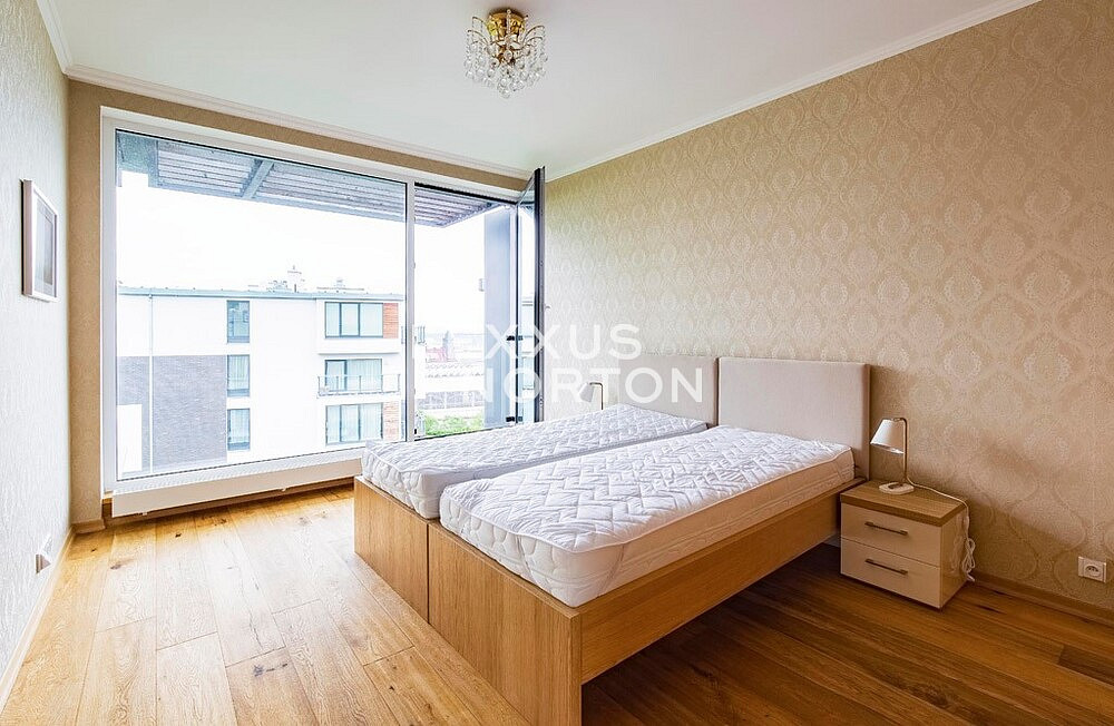 Pronájem bytu 4+kk 146 m² – fotografie 3