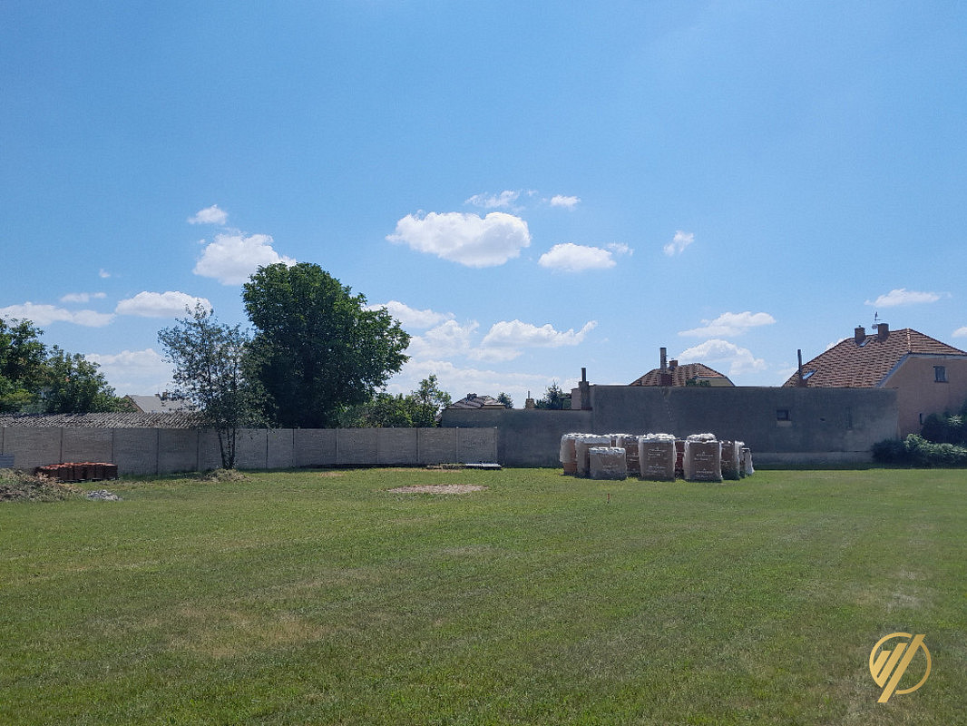 Prodej stavebního pozemku 927 m² – fotografie 4