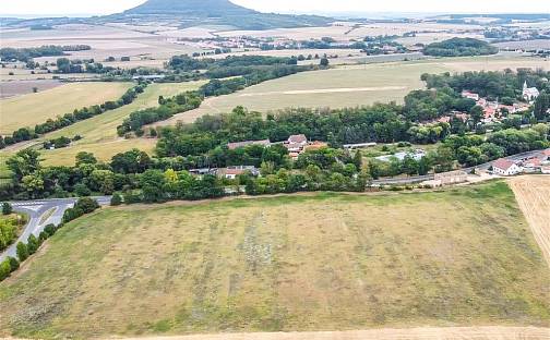 Prodej komerčního pozemku 43 594 m², Straškov-Vodochody - Straškov, okres Litoměřice