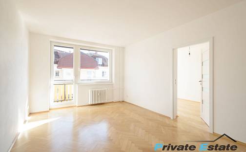 Prodej bytu 4+1 90 m², Na Slovance, Praha 8 - Libeň