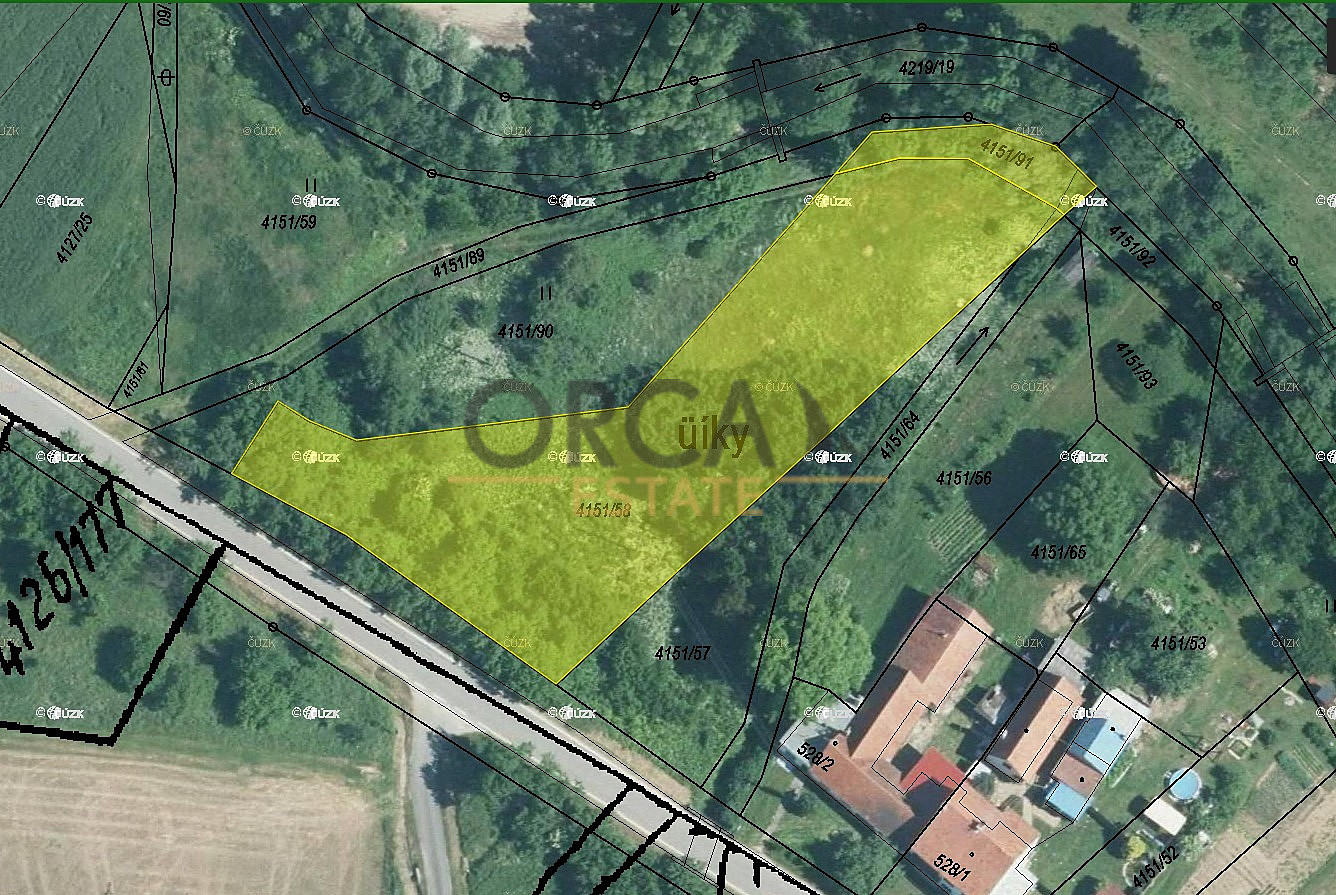 Prodej pole 1 216 m²