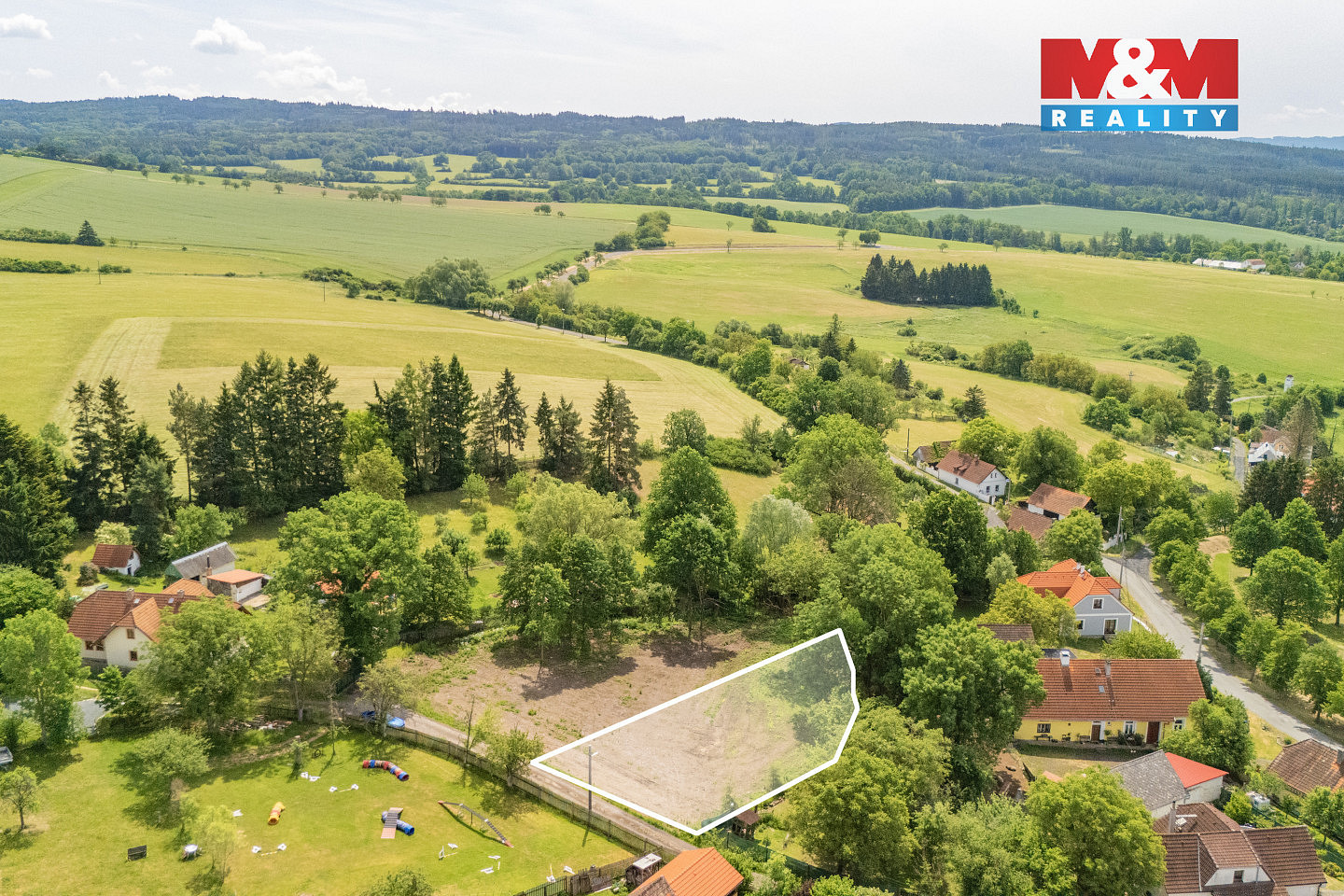 Prodej stavebního pozemku 808 m² – fotografie 3