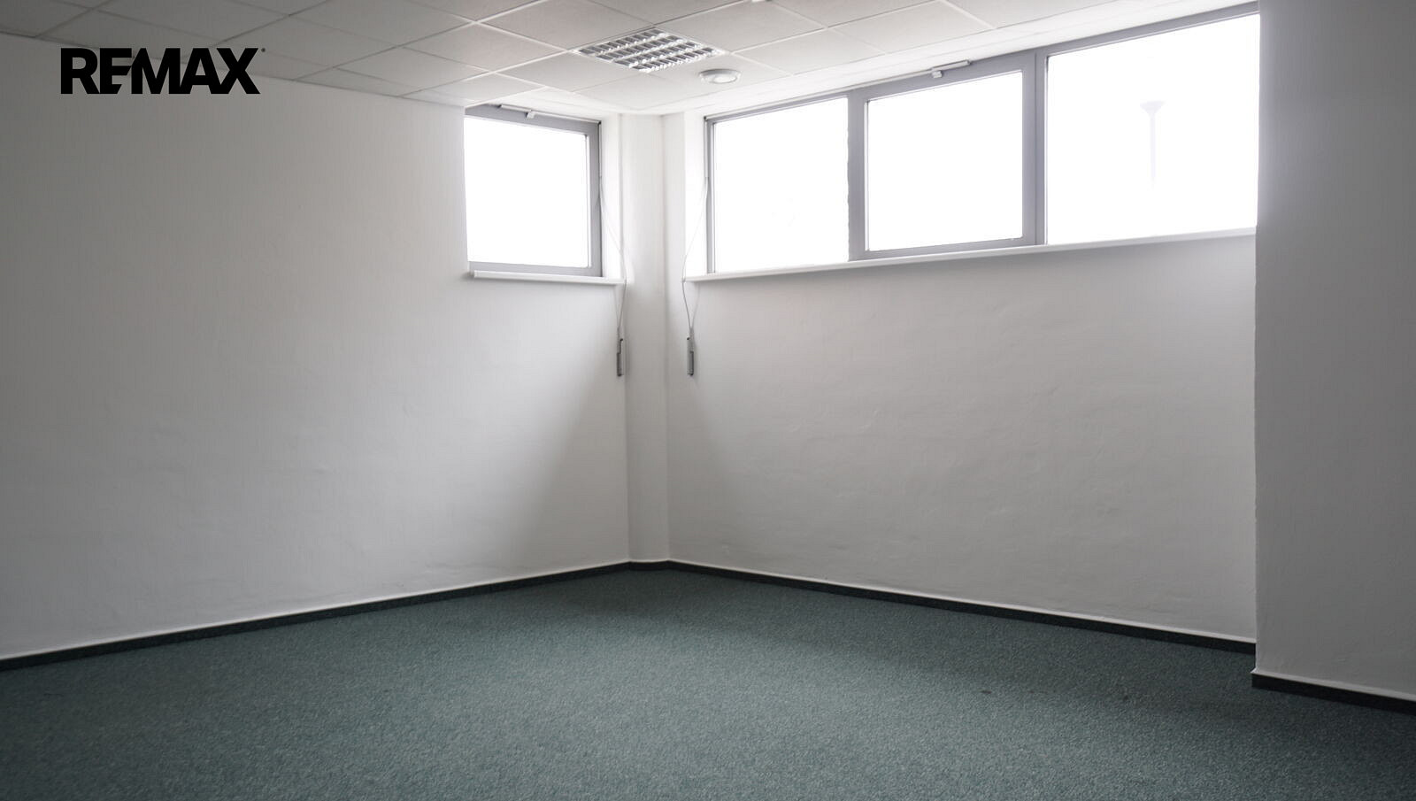 Pronájem kanceláře 41 m² – fotografie 3