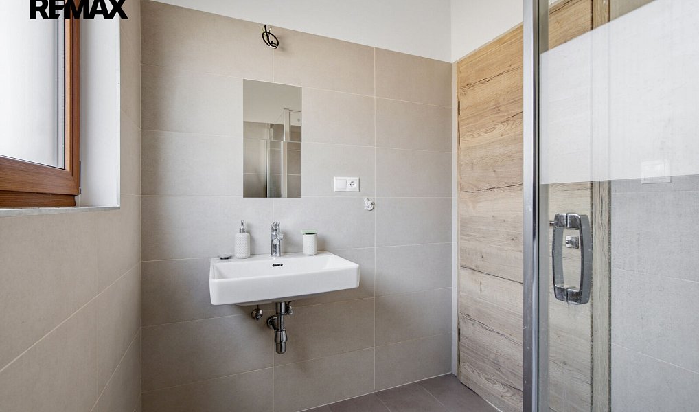 Prodej domu 85 m² s pozemkem 3 925 m², Tišice – náhled fotky 16