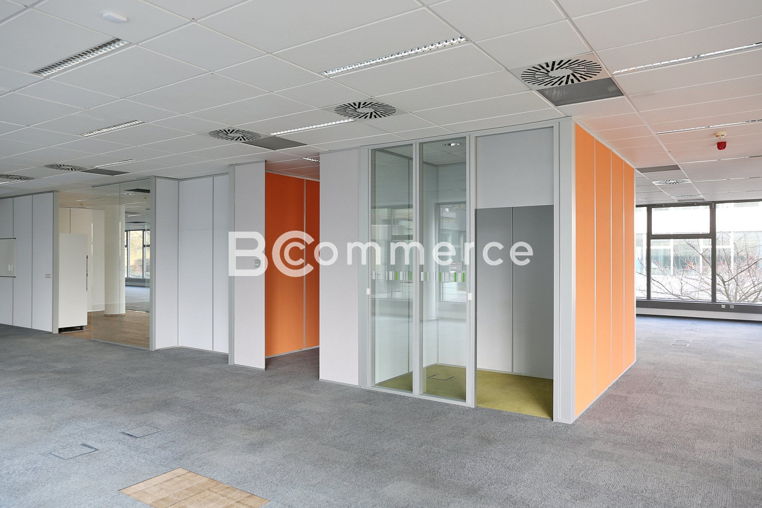 Pronájem kanceláře 572 m²