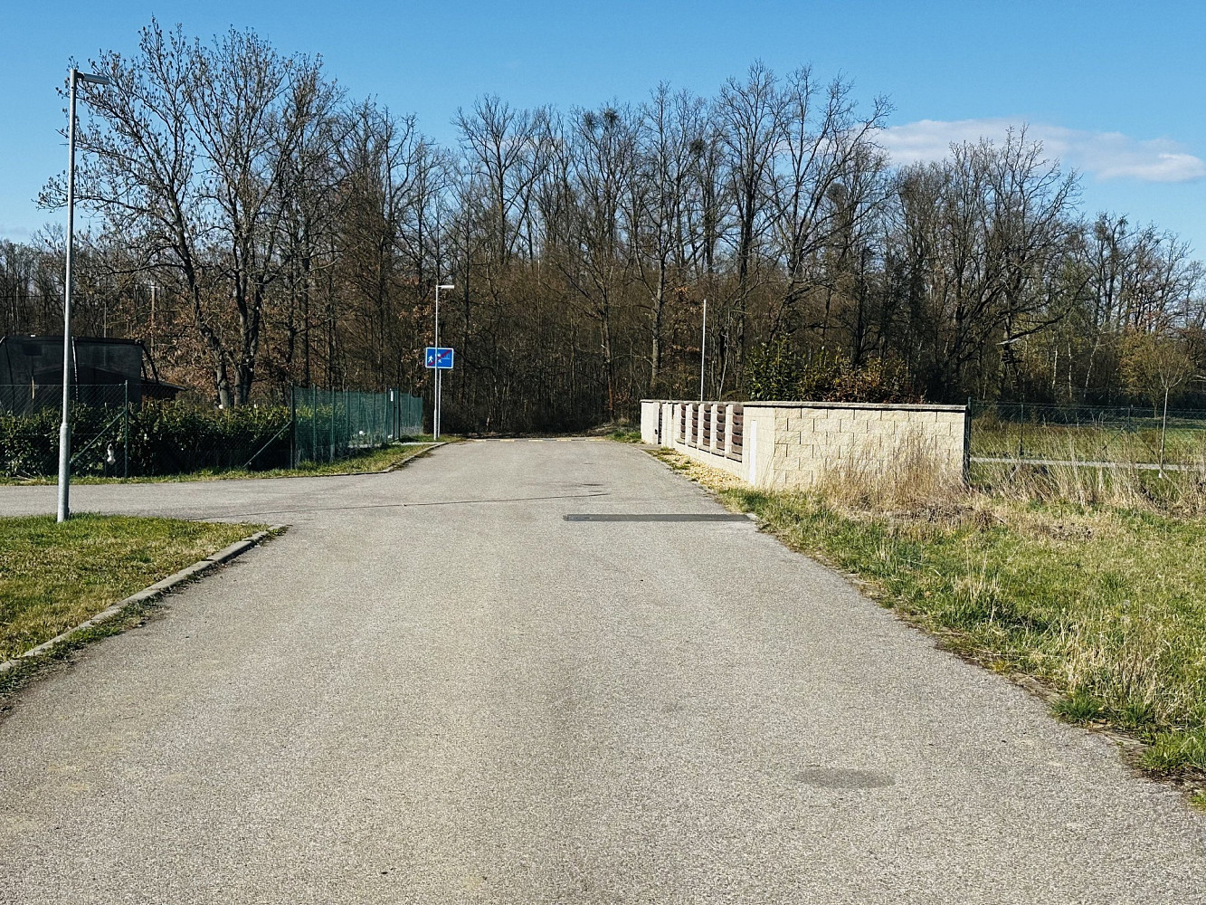 Prodej stavebního pozemku 2 702 m² – fotografie 2
