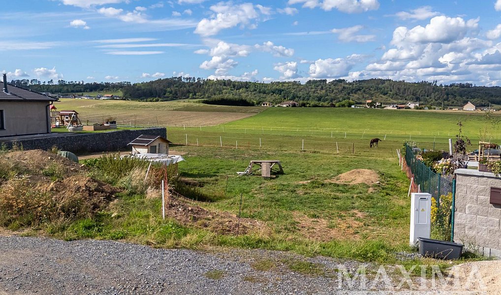 Prodej stavebního pozemku 1 000 m², Chlustina – náhled fotky 12