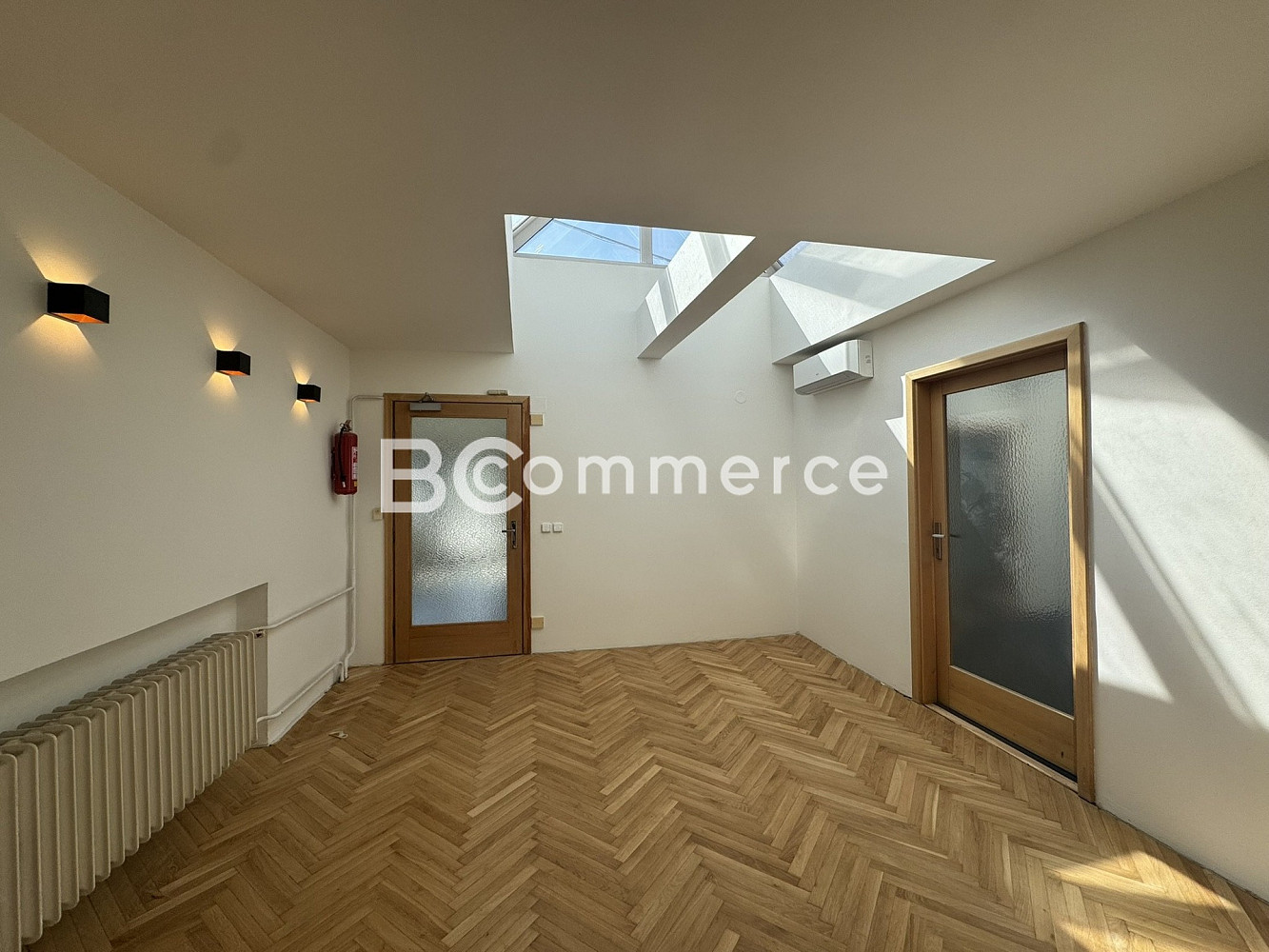 Pronájem kanceláře 186 m² – fotografie 4