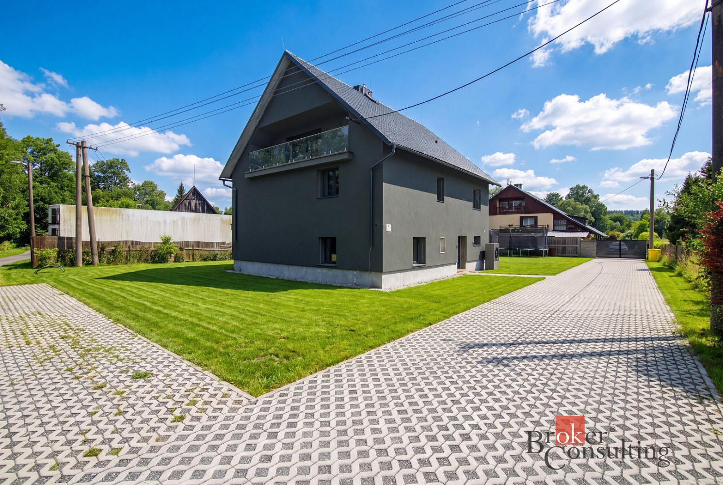 Prodej domu 257 m² s pozemkem 767 m² – fotografie 2
