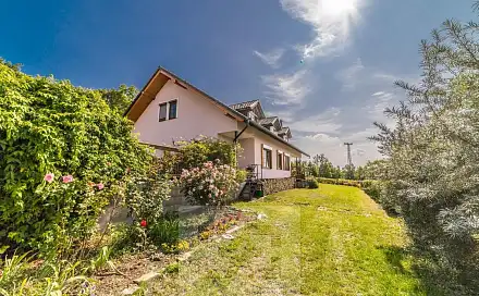 Prodej domu 400 m² s pozemkem 242 000 m²