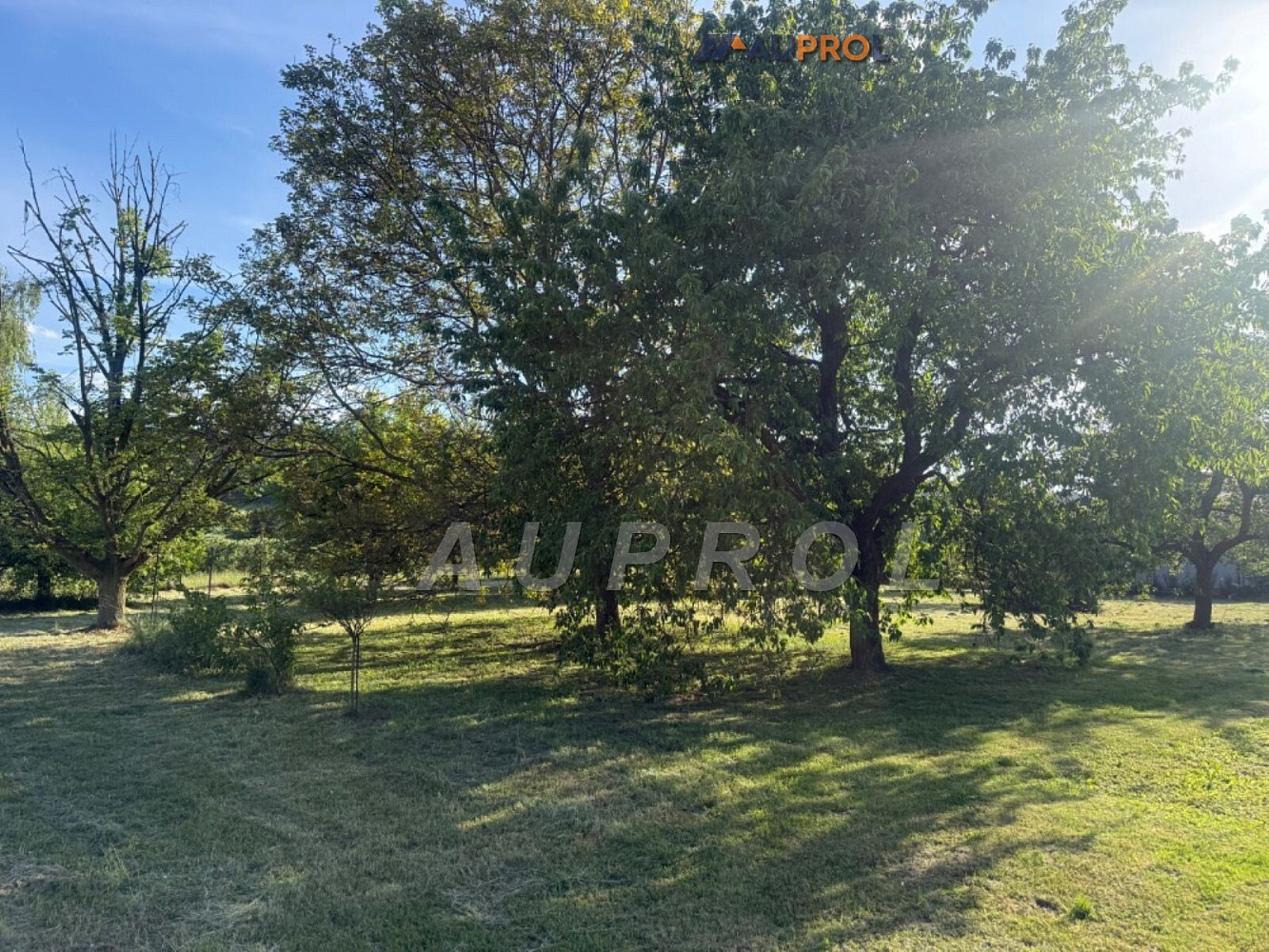 Prodej stavebního pozemku 1 901 m² — photo 2