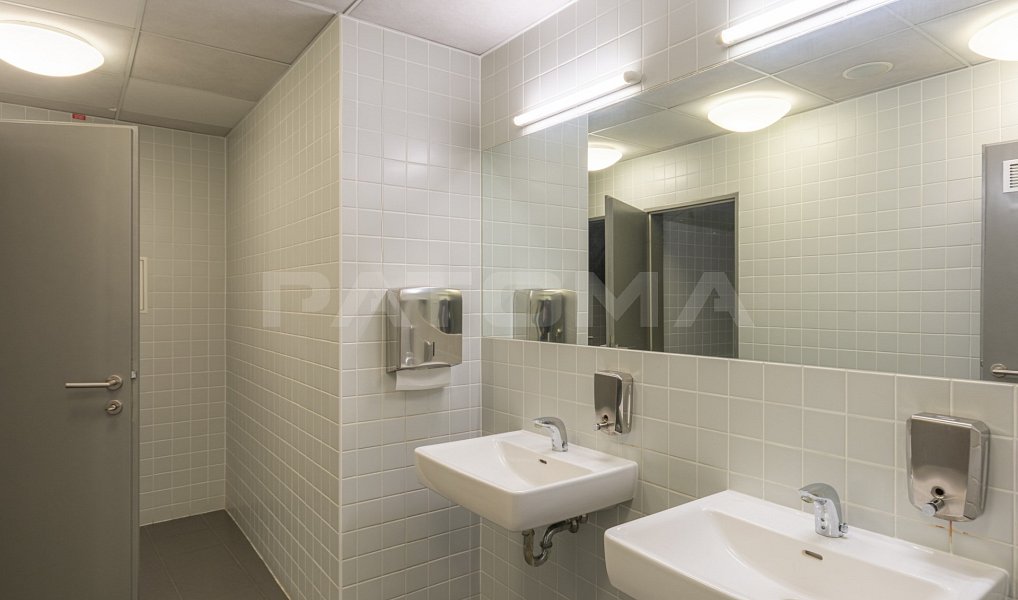 Pronájem kanceláře 379 m², Praha – náhled fotky 17
