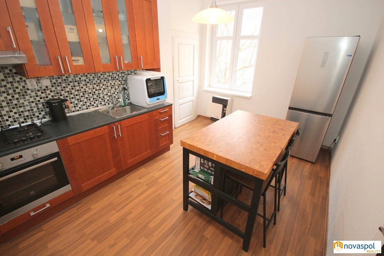 Pronájem bytu 2+1 70 m² — photo 2