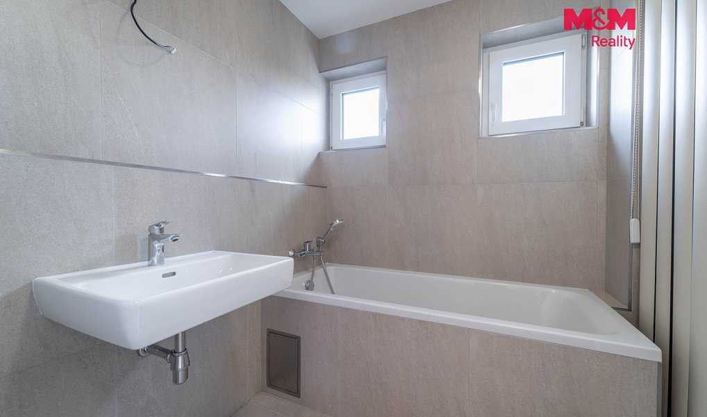 Prodej bytu 5+kk 112 m², Ořech – náhled fotky 12