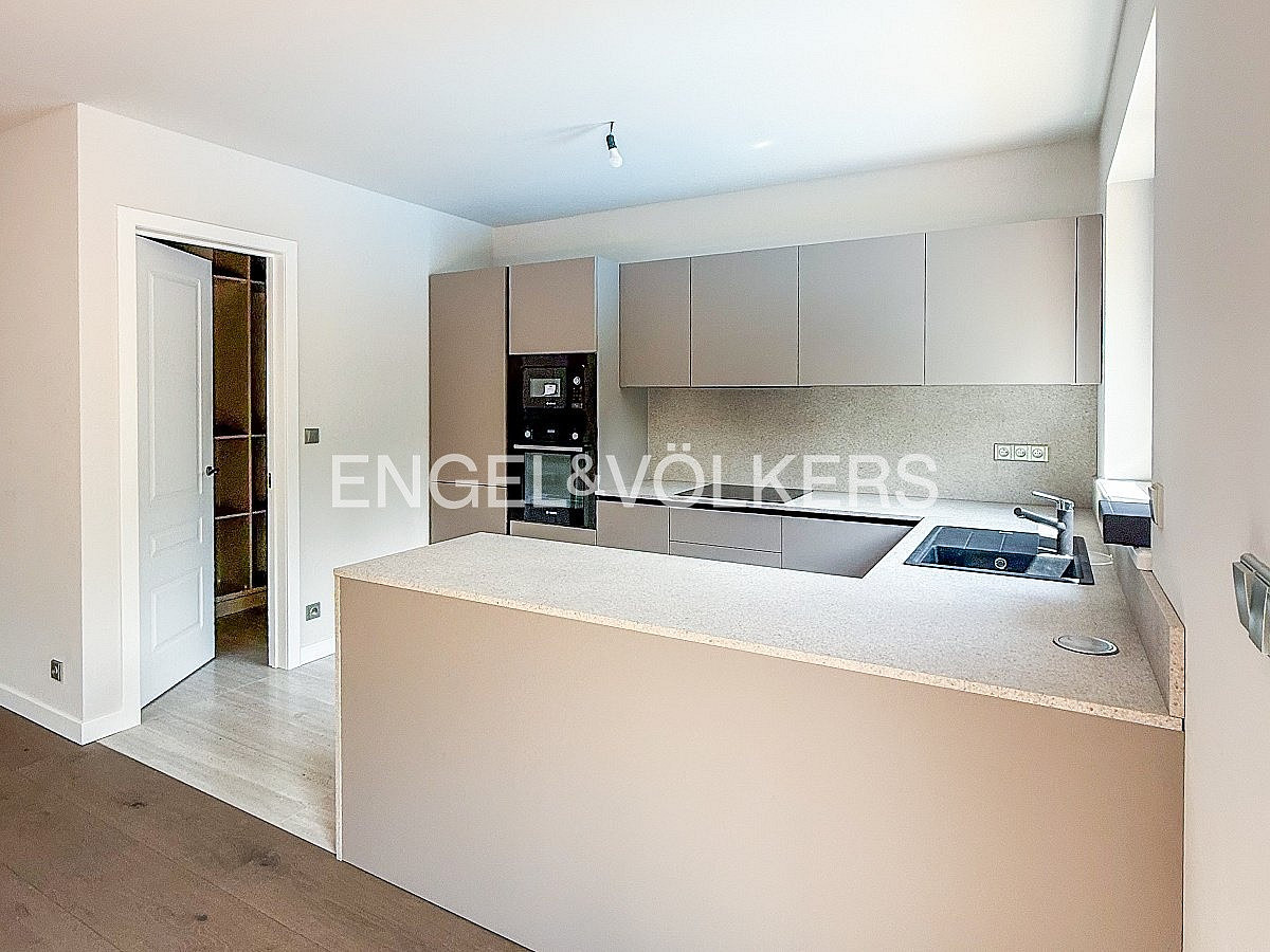 Pronájem domu 184 m² s pozemkem 432 m² – fotografie 2
