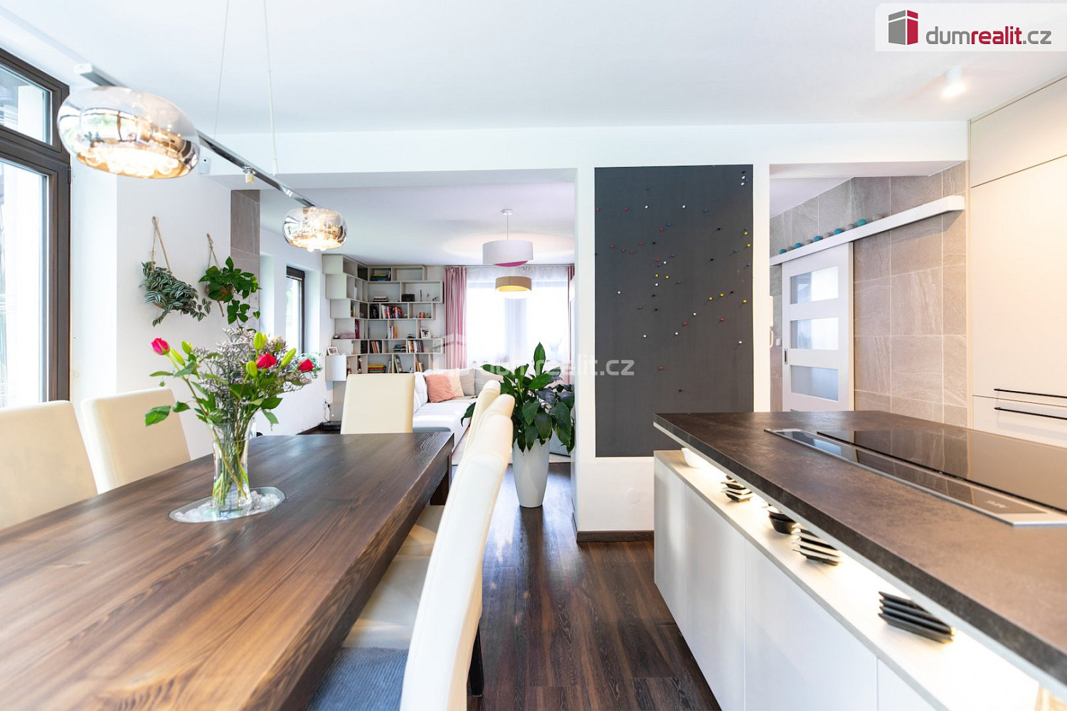 Prodej domu 249 m² s pozemkem 1 050 m² – fotografie 4