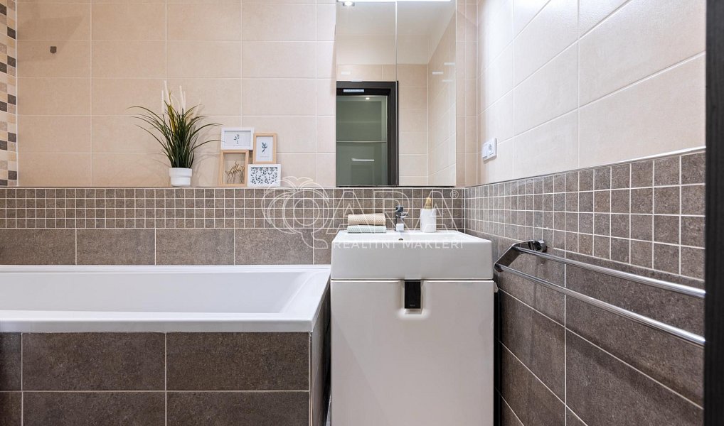Prodej bytu 2+1 88 m², Praha – náhled fotky 22