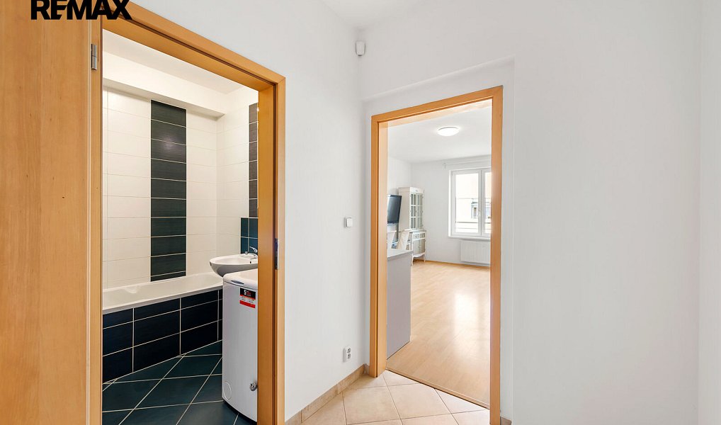 Prodej bytu 1+kk 32 m², Praha – náhled fotky 10