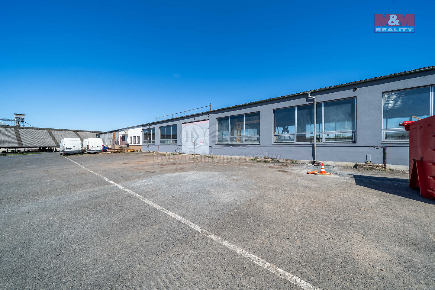 Pronájem skladovacích prostor 346 m²