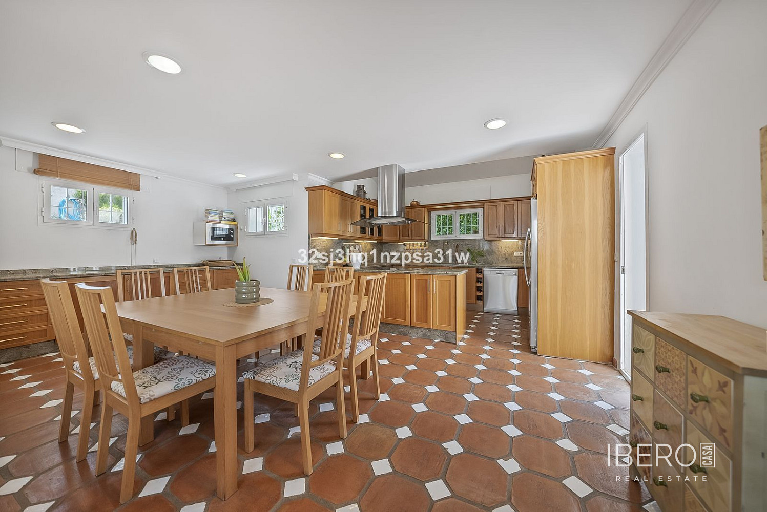 Casa 7+kk – Estepona, Barriada Islas Canarias - Más