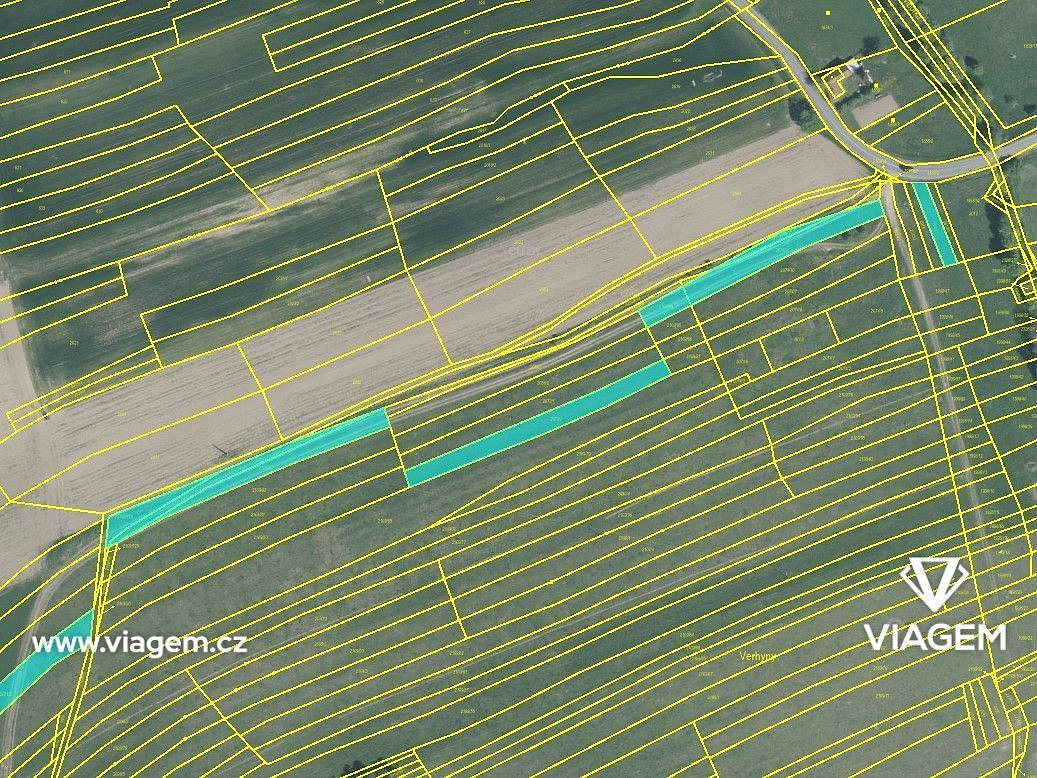 Prodej pole 858 m² – fotografie 2