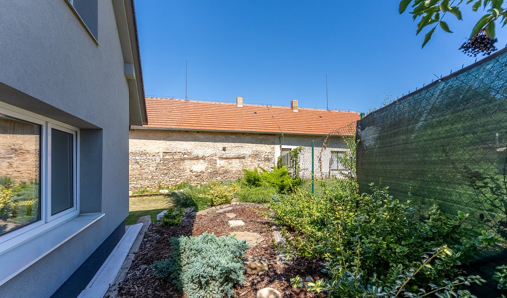 Prodej domu 162 m² s pozemkem 735 m², Horní Kruty – náhled fotky 49