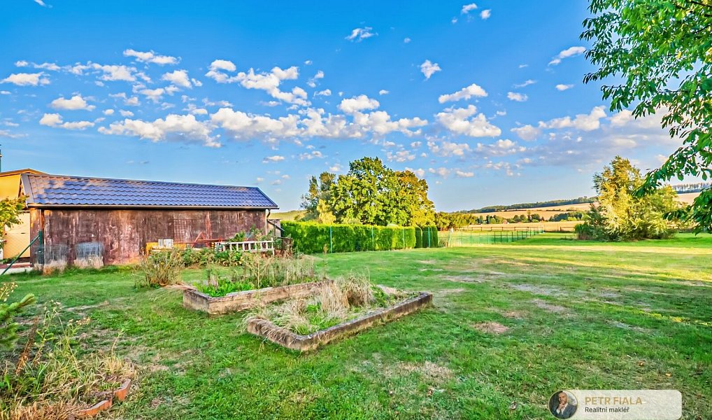 Prodej stavebního pozemku 1 000 m², Čisovice – náhled fotky 15